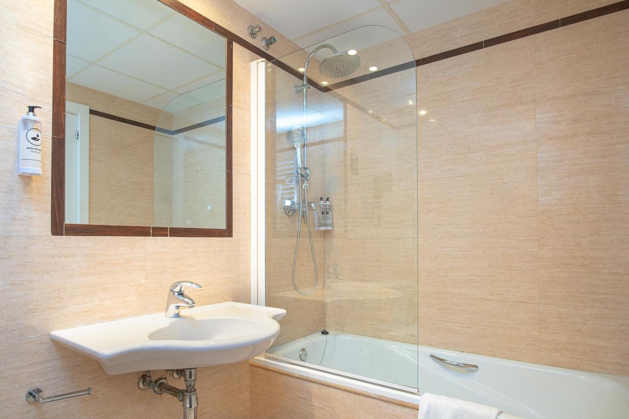 Vtz Hotel El Principe ซาราโกซา ภายนอก รูปภาพ